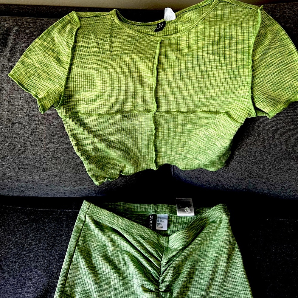 Girls two pice set worn one time!